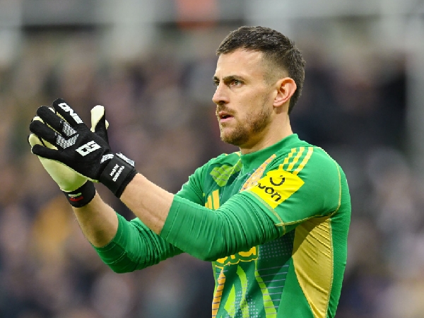 Eddie Howe masih mengandalkan Martin Dubravka