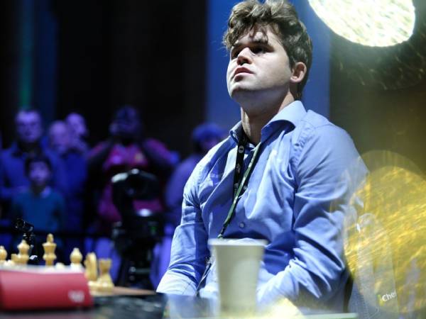 Magnus Carlsen mengaku sudah cukup lelah dengan FIDE, badan catur dunia. (Foto: AP)