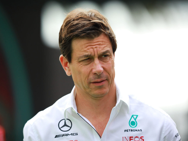 Toto Wolff akui punya trauma masa kecil yang pahit.