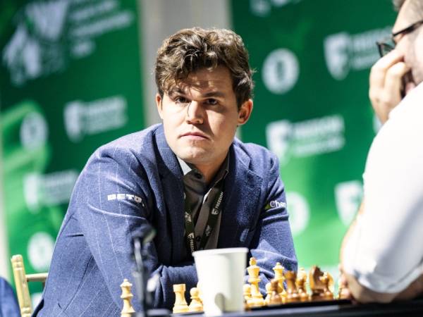 Aturan Berpakaian Dilonggarkan, Magnus Carlsen Kembali Ikut Turnamen