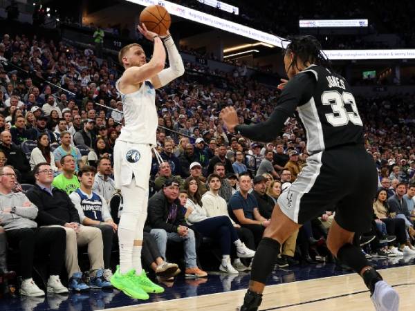 Hasil NBA: Minnesota Timberwolves Bekuk San Antonio Spurs 112-110