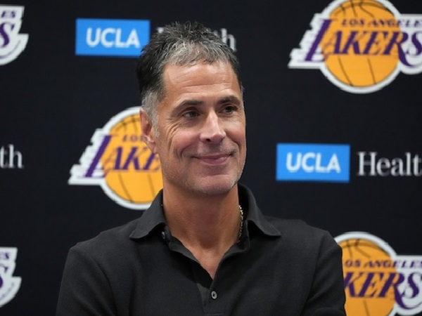 Rob Pelinka Buka Suara Usai Tukar Russell dengan Finney-Smith