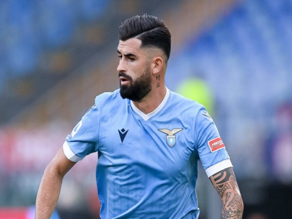 Defender terpinggirkan Lazio