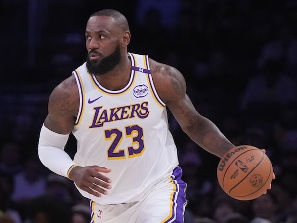 LeBron James Berniat Akhiri Karier Bersama Lakers