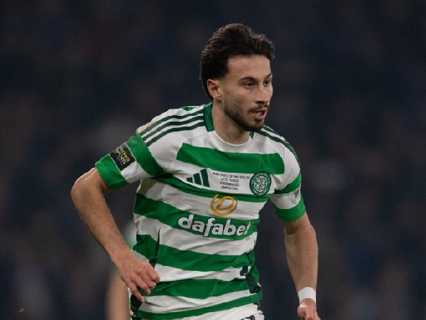 Aston Villa mengincar winger Celtic, Nicolas Kuhn