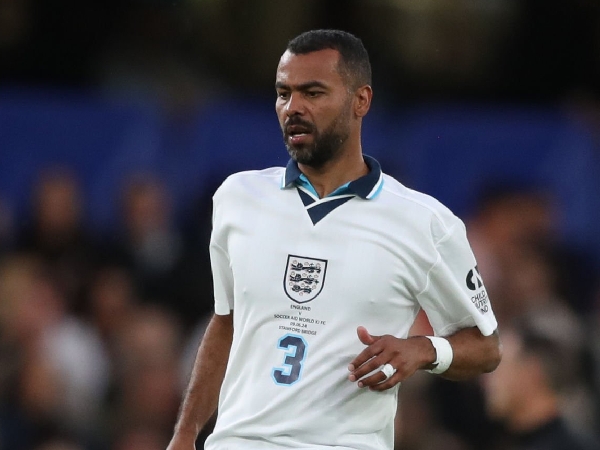 Mantan bek Arsenal dan Chelsea, Ashley Cole