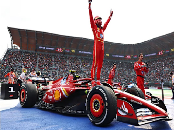 Carlos Sainz Mengenang Momennya Bersama Ferrari