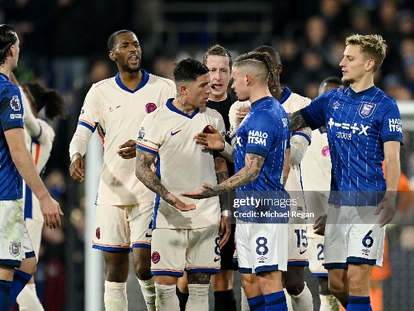 Keributan di antara pemain Chelsea dan Ipswich Town