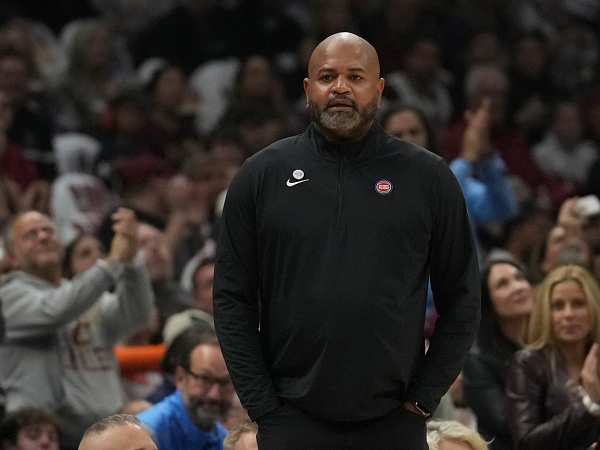 Meski Menang Lawan Hornets, JB Bickerstaff Kecewa Dengan Kinerja Wasit