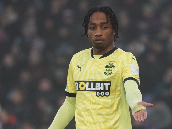 Leicester City mengintip peluang untuk merekrut Kyle Walker-Peters dari Southampton