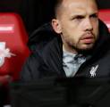 Tolak Tawaran West Brom, John Heitinga Pilih Bertahan di Liverpool