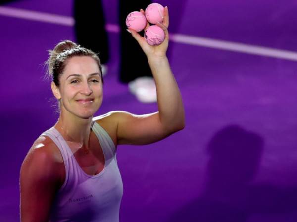 Gabriela Dabrowski memenangi medali perunggu untuk Kanada di nomor ganda campuran bersama Felix Auger-Aliassime. (Foto: AP)