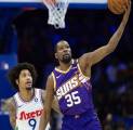 Suns Akhiri Empat Kekalahan Beruntun Usai Kalahkan Sixers