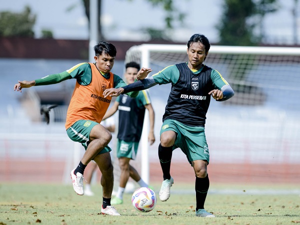 Pemain bertahan Persebaya Surabaya, Kadek Raditya