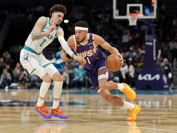 LaMelo Ball Gemilang, Charlotte Hornets Benamkan Suns