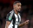 Alan Shearer Sarankan Arsenal Lupakan Alexander Isak