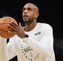 Milwaukee Bucks Geser Middleton ke Bangku Cadangan Dengan Alasan Kuat