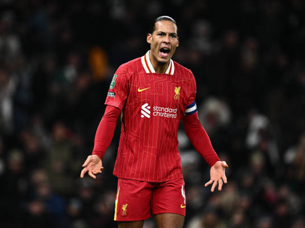 Van Dijk Soroti Kontroversi Kartu Kuning Bergvall Usai Kekalahan Liverpool