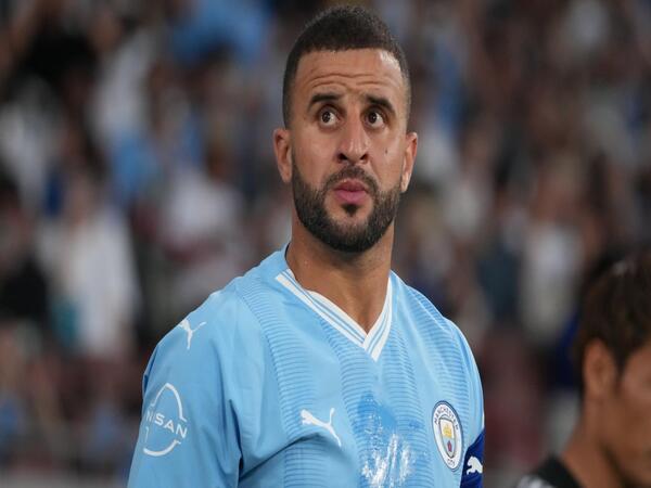 Kyle Walker masuk menjadi incaran AC Milan, setelah sang bek kanan menyatakan untuk pergi meninggalkan Manchester City / via Reuters