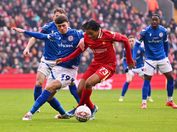 Rio Ngumoha Debut di Liverpool, Arne Slot Terpesona oleh Keberaniannya