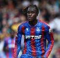 Crystal Palace Menang Tipis atas Stockport, Absennya Chalobah Picu Rumor