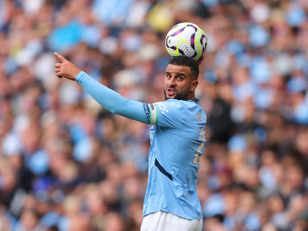 Siap Lepas Sang Kapten, Pep Guardiola Puji Fisik Luar Biasa Kyle Walker