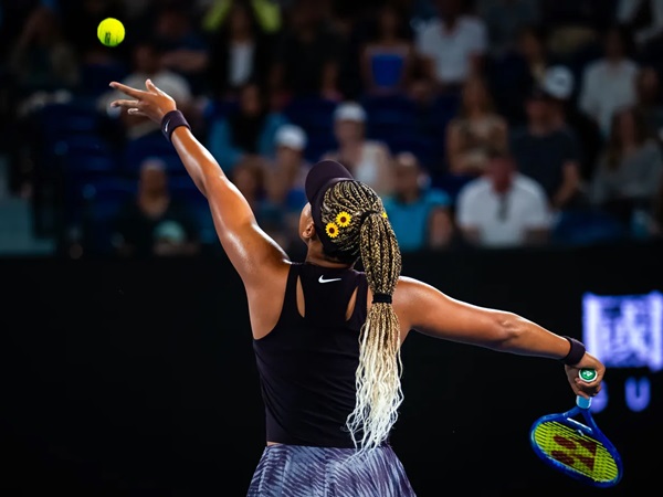 Naomi Osaka Kirim Pesan “Cerah” Dengan Outfit di Melbourne