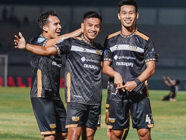 Dewa United FC resmi pinjamkan Agung Mannan (kanan)