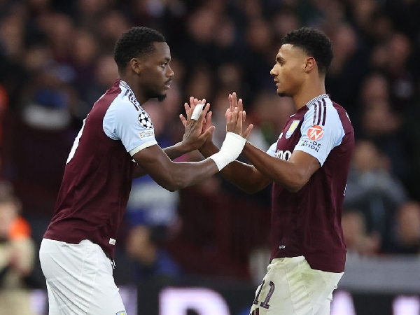 Dua striker andalan Aston Villa, Jhon Duran dan Ollie Watkins