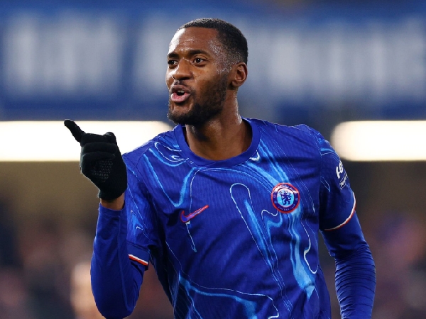 Bek Chelsea, Tosin Adarabioyo, masuk daftar incaran Brighton