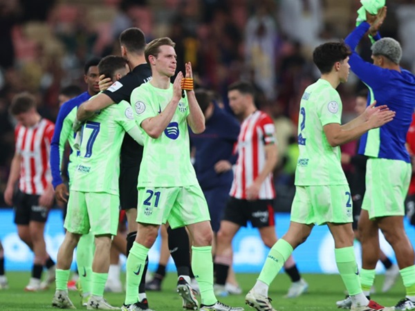 Hansi Flick Masih Percaya dengan Frenkie de Jong