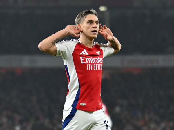 Leandro Trossard memastikan kemenangan Arsenal atas Tottenham