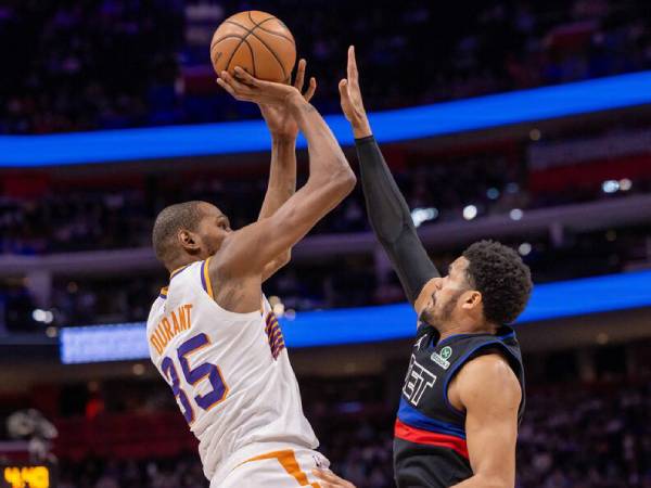 Hasil NBA: Phoenix Suns Tumbangkan Detroit Pistons 125-121