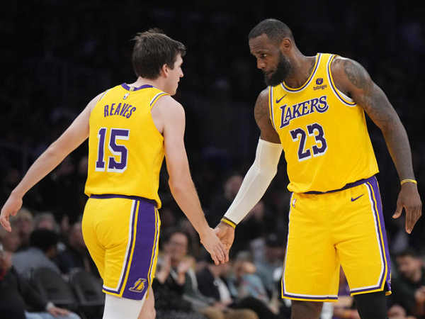 LeBron James Senang Bisa Lihat Austin Reaves Berkembang di Lakers