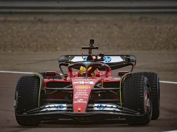 Lewis Hamilton Pertama Kalinya Jajal Ferrari di Fiorano