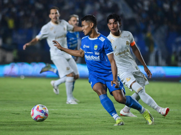 Sedang di Tren Negatif, Pelatih Persib Ogah Remehkan Arema