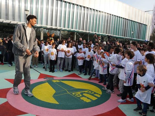 Victor Wembanyama Resmikan Lapangan Basket Outdoor di Kampung Halaman