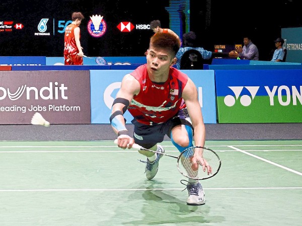 Indonesia Masters 2025: Leong Jun Hao Kembali Kalah Dari Weng Hongyang