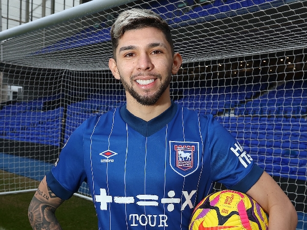 Ipswich Town Resmi Pinjam Julio Enciso dari Brighton