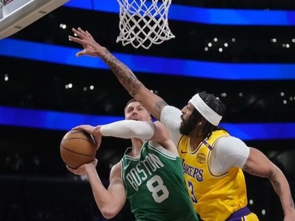 Lakers Menang Telak Lawan Saat Menjamu Celtics