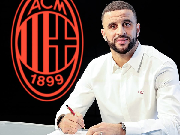 Kyle Walker Berpeluang Debut di Derby della Madonnina Melawan Inter