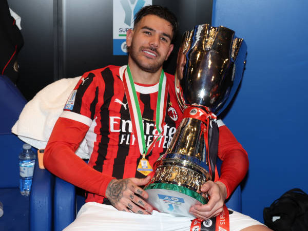 Sambut Kyle Walker ke Milan, Theo Hernandez: Selamat Datang Kyle