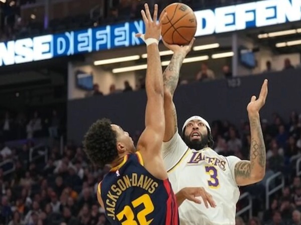 Lakers Lanjutkan Tren Positif dengan Hajar Warriors