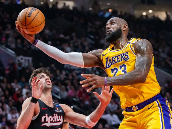 Hasil NBA: Los Angeles Lakers Tekuk Portland Trail Blazers 110-102