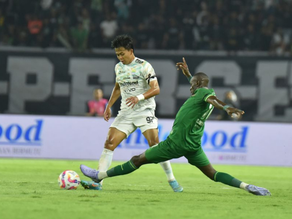 Dipermalukan Persebaya 1-4, Persib Tak Berdaya di Surabaya