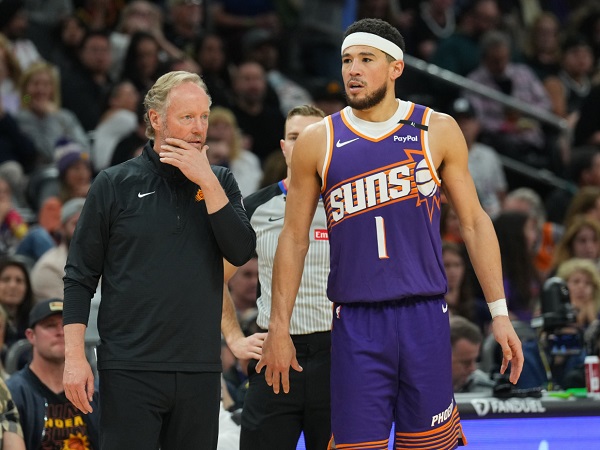 Devin Booker Diminta Lebih 'Diam' Oleh Mike Budenholzer