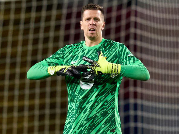 Hansi Flick Beri Sinyal Bakal Pertahankan Wojciech Szczesny