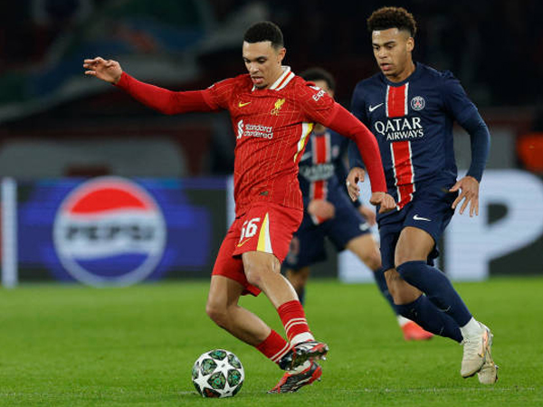 Liverpool Kalahkan PSG, Arne Slot Bela Penampilan Trent Alexander-Arnold