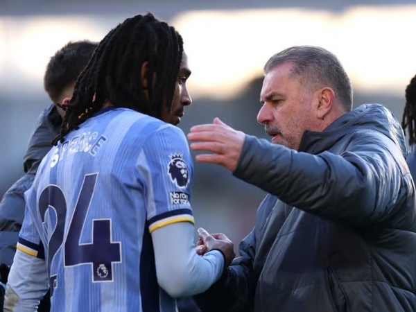 Spence Ungkap Pemain Tottenham Dukung Penuh Ange Postecoglou