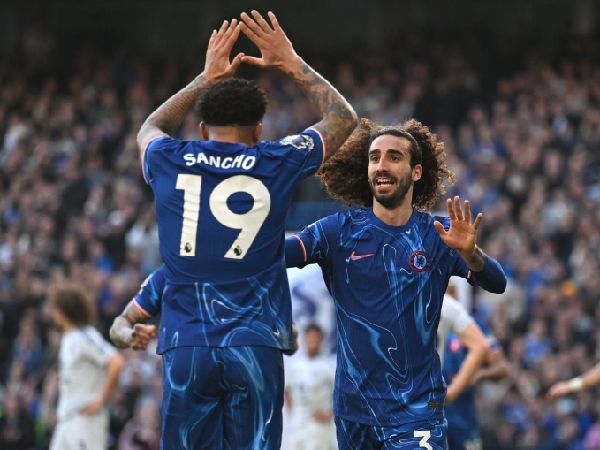 Jadon Sancho Ungkap Dampak Positif Performa Cucurella bagi Winger Chelsea